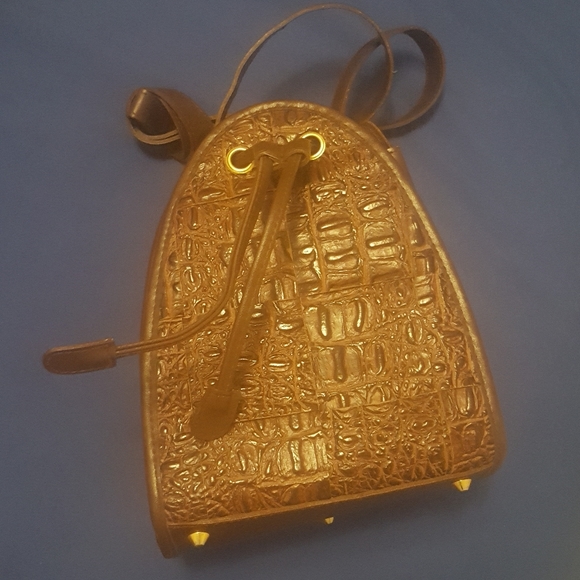 Unique Faux Alligator Bag - Picture 6 of 6